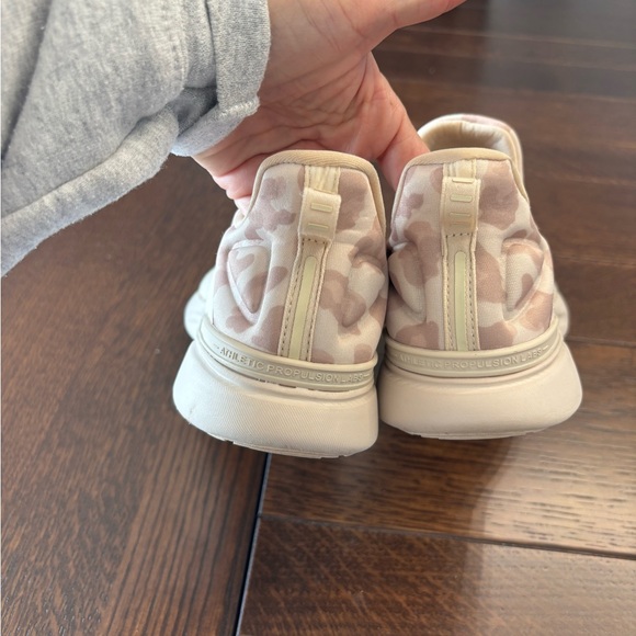 APL Women's Cream and Tan Sneakers - Picture 4 of 6